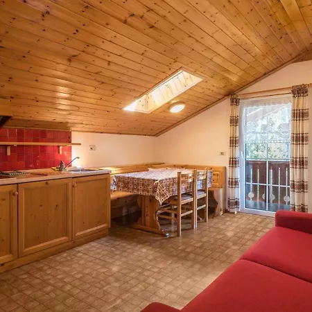 Casa Lorenz 4 * Canazei